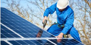 Installation Maintenance Panneaux Solaires Photovoltaïques à Tanneron